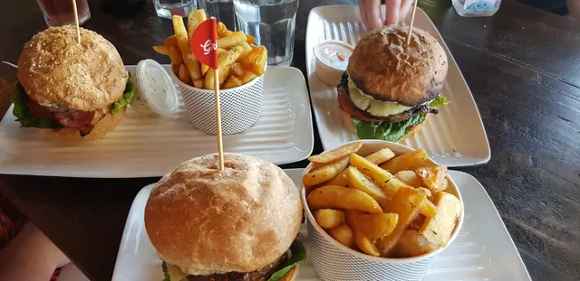 Grill'd Burgers - Point Cook