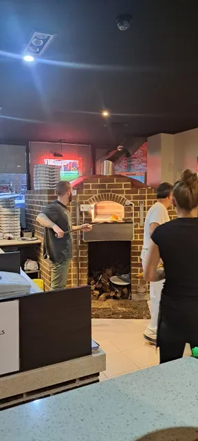 Gusto Woodfired Pizza
