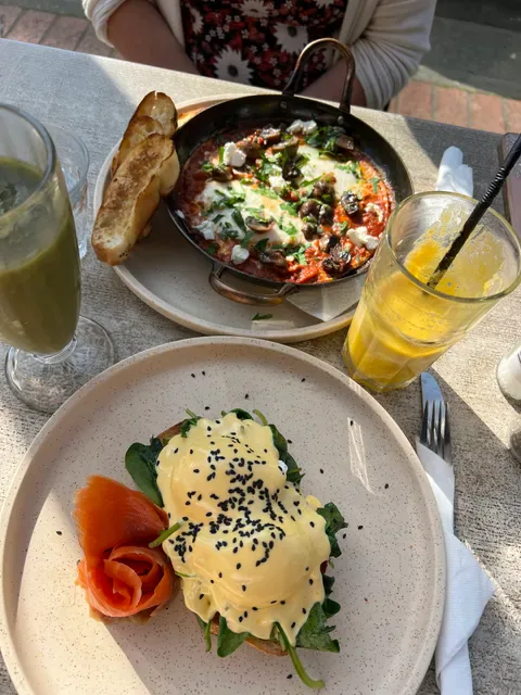 Harry's Cafe & Deli