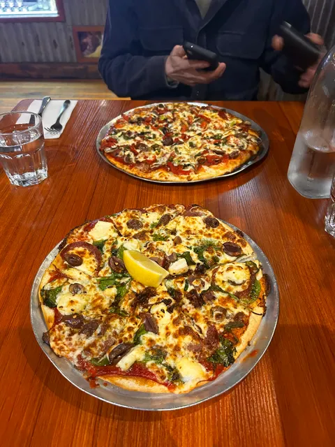 Henry Hursts Pizza and Pasta Restaurant