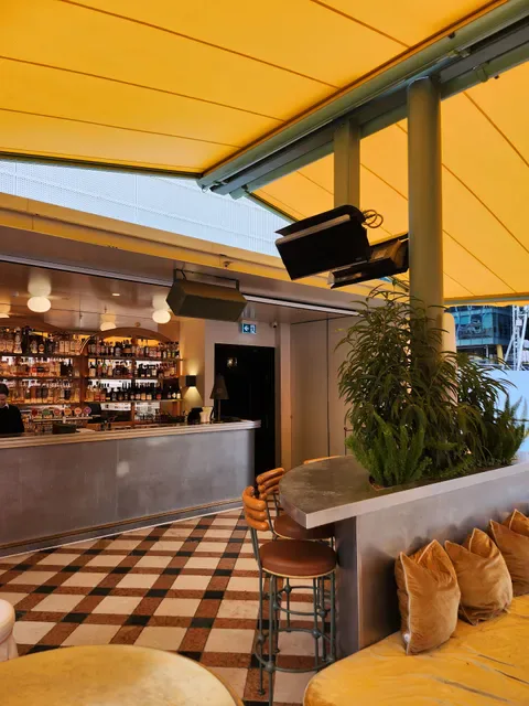HER BAR