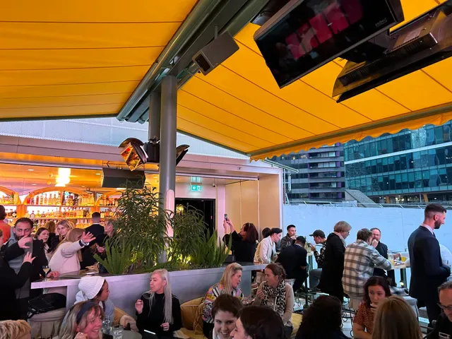 HER BAR
