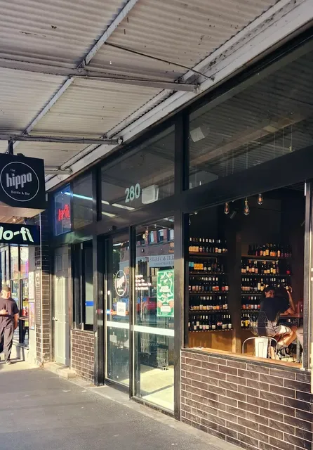 Hippo Bottle & Bar