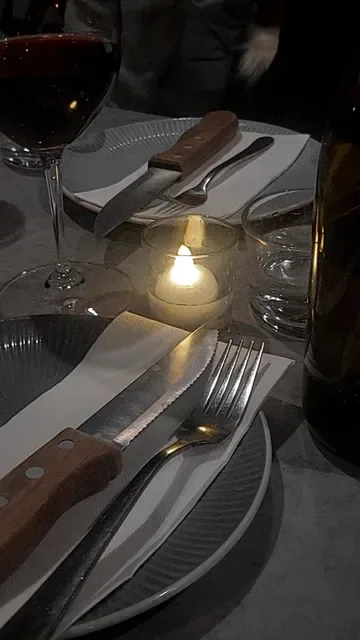 Hold Bar & Eatery
