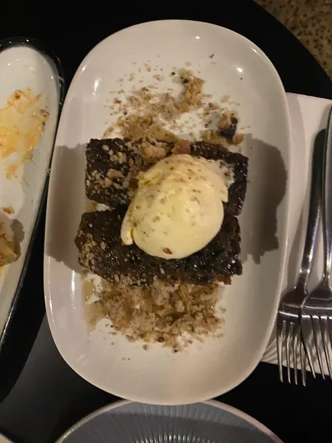 Hold Bar & Eatery
