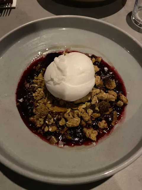 Hold Bar & Eatery
