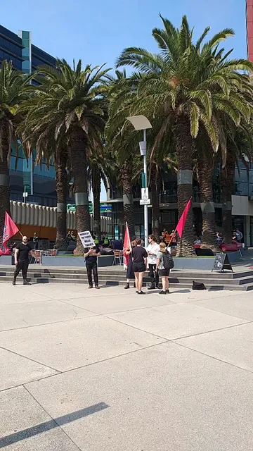 Hooks At The Yarra