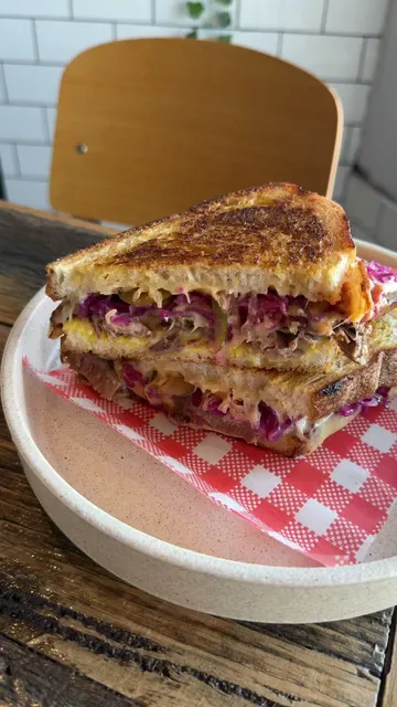 Hungry Cow Woodfire Pizzeria & Burgers