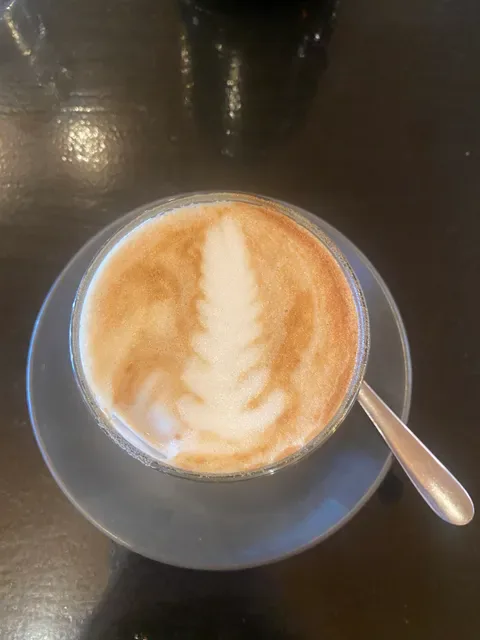 Hutch & Co Cafe