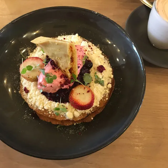 Hutch & Co Cafe