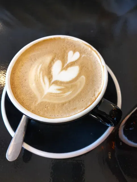 Hutch & Co Cafe