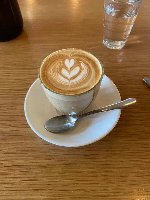 Hutch & Co Cafe