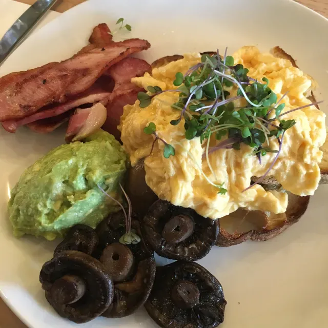 Hutch & Co Cafe