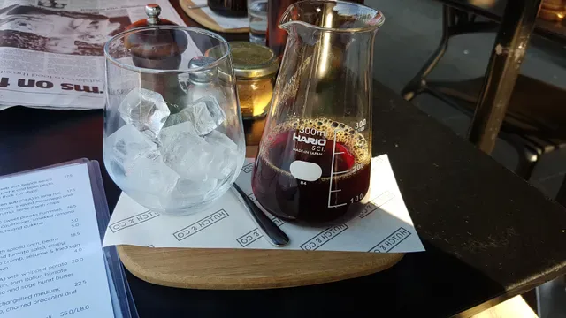 Hutch & Co Cafe