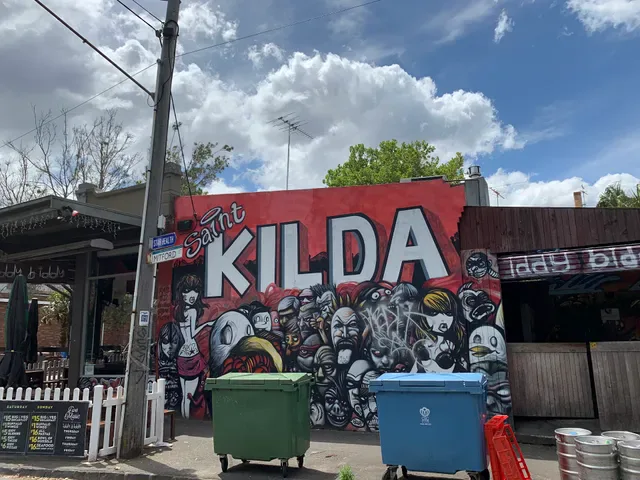 Iddy Biddy Bar