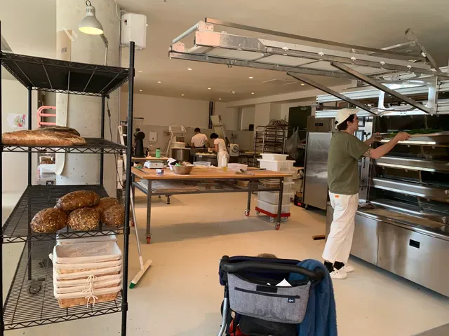 Iris The Bakery