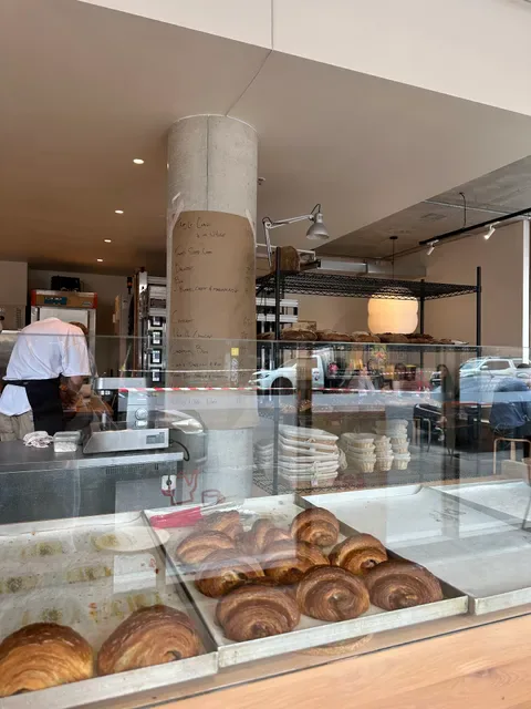 Iris The Bakery
