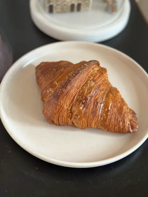 Iris The Bakery