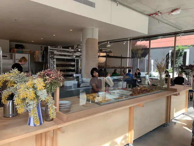 Iris The Bakery