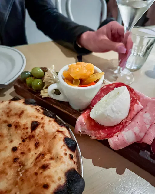 iTALiAN ARTiSANS