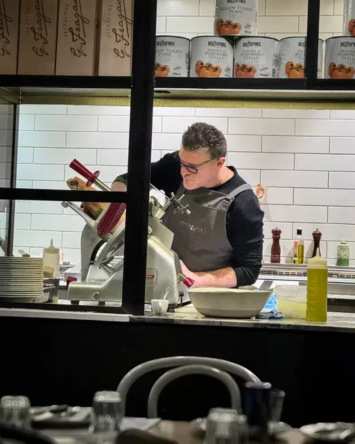 iTALiAN ARTiSANS