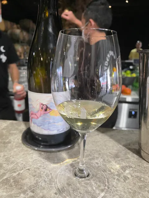 Jayden Ong Winery & Cellar Bar