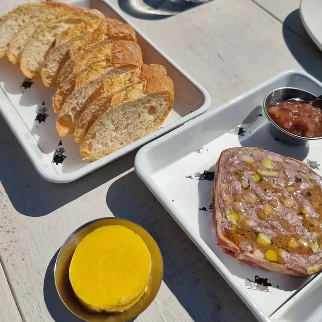 Jayden Ong Winery & Cellar Bar
