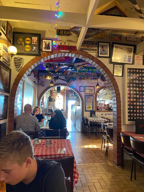 Joe's of Mentone