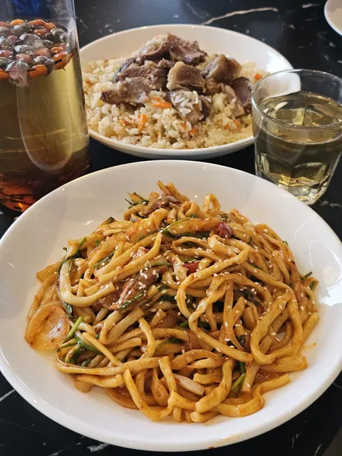 Karlaylisi Restaurant - Uyghur Cuisine