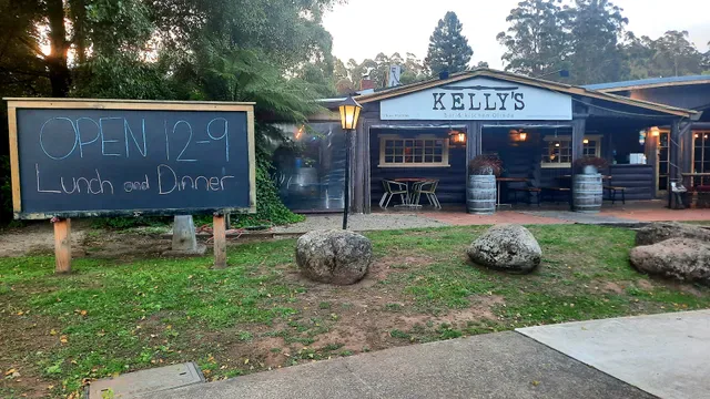 Kelly's Bar & Kitchen
