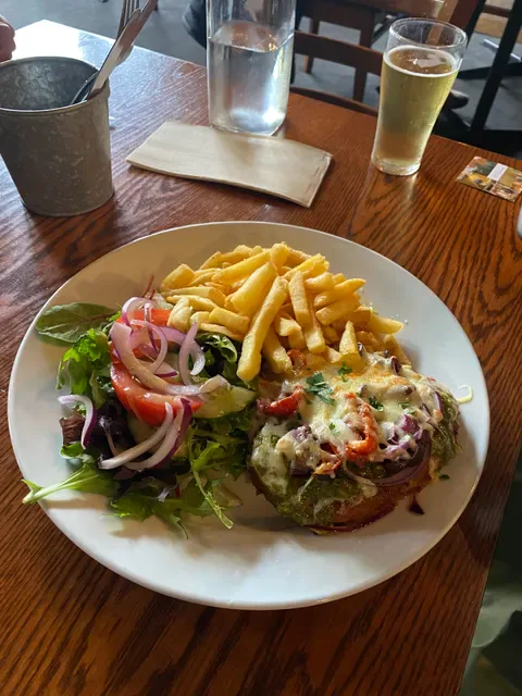 Kelly's Bar & Kitchen