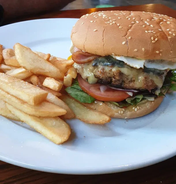 Kelly's Bar & Kitchen