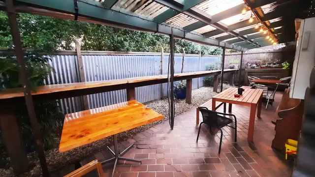 Kelly's Bar & Kitchen