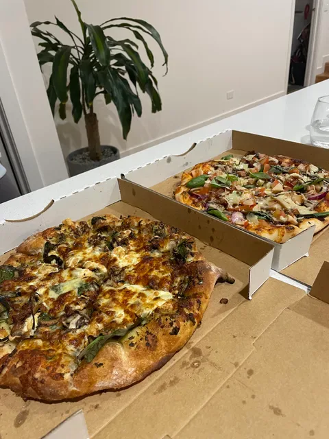 Knead it Pizza Bar