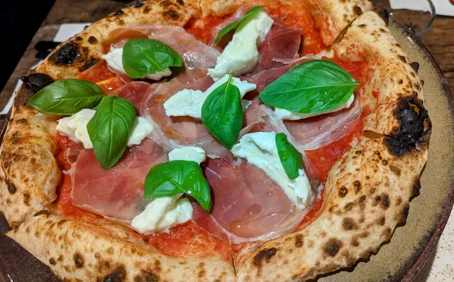 La Calabrese Pizzeria