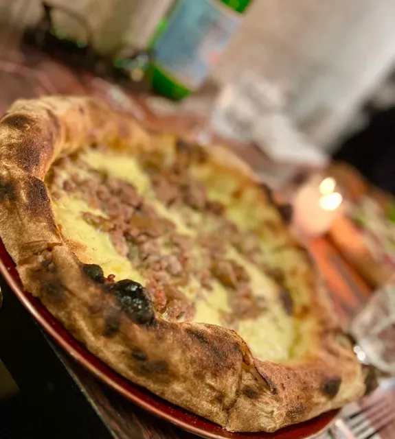 La Calabrese Pizzeria