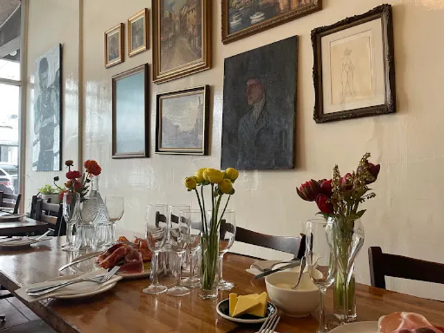 La Lucciola Bistro