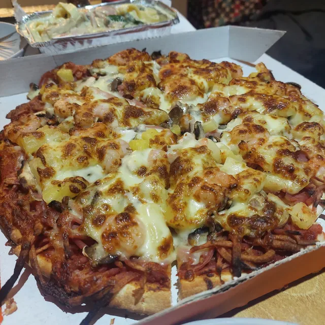 La Lupa Pizza & Pasta