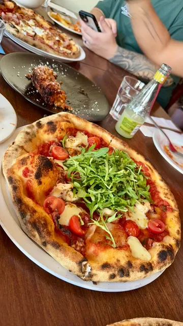 La Lupa Romana Pizza e Gnocchi Bar