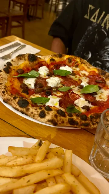 La Lupa Romana Pizza e Gnocchi Bar