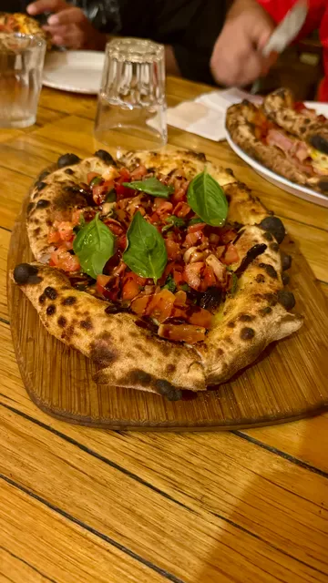 La Lupa Romana Pizza e Gnocchi Bar