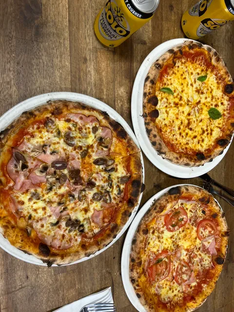 La Q Woodfire Pizza & Italian Restaurant (BYO)