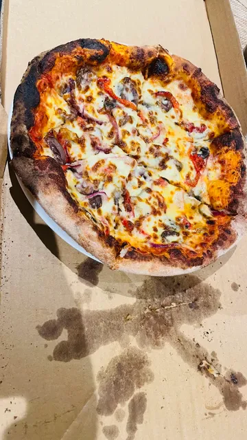 La Q Woodfire Pizza & Italian Restaurant (BYO)