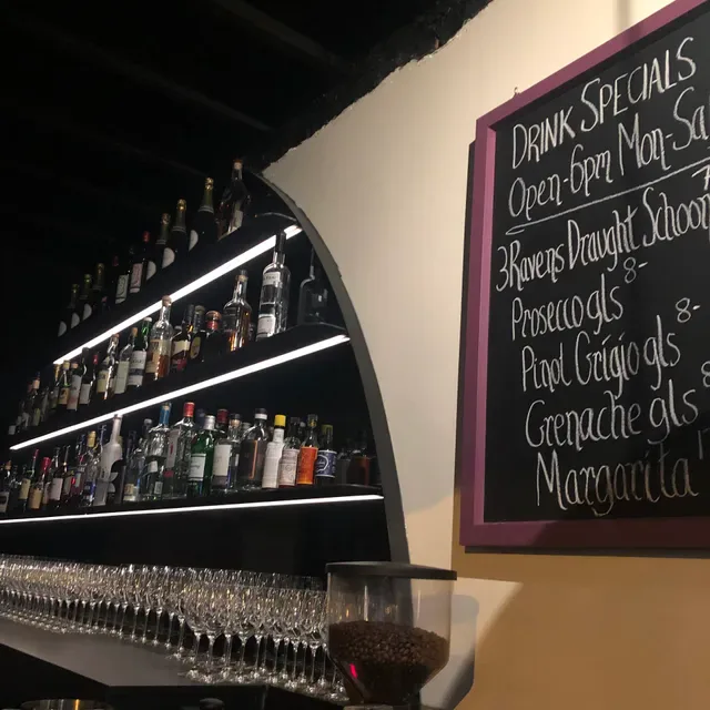Lane's Edge Wine Bar