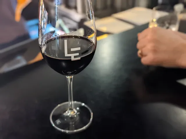 Lane's Edge Wine Bar