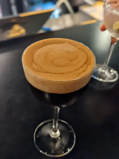 Lane's Edge Wine Bar