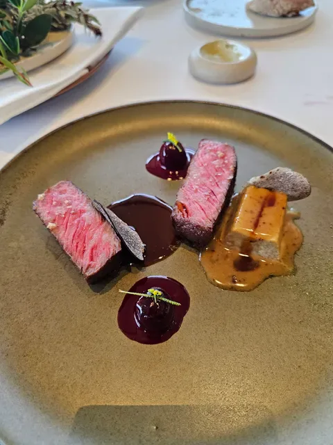 Laura Restaurant