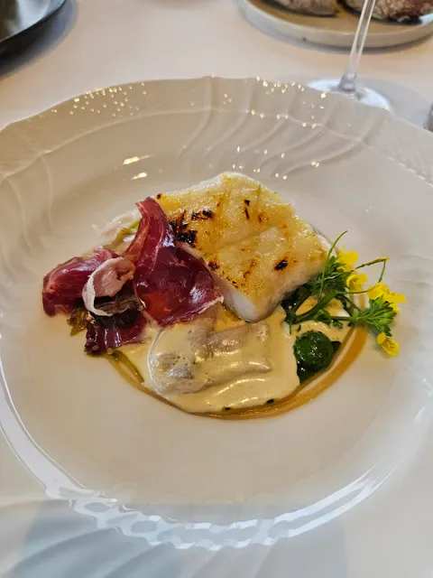 Laura Restaurant