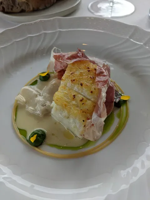 Laura Restaurant