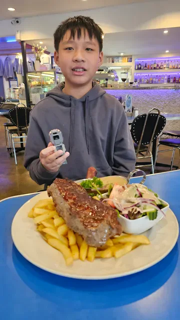 Lazy Moe's OAKLEIGH